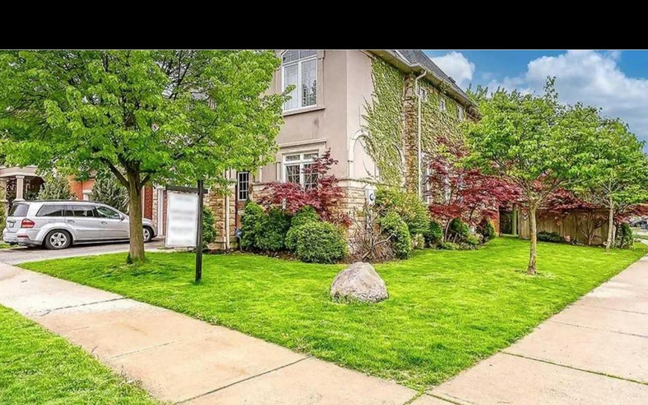 Cozy Apartment In Oakville , Ontario , Canada Exterior photo